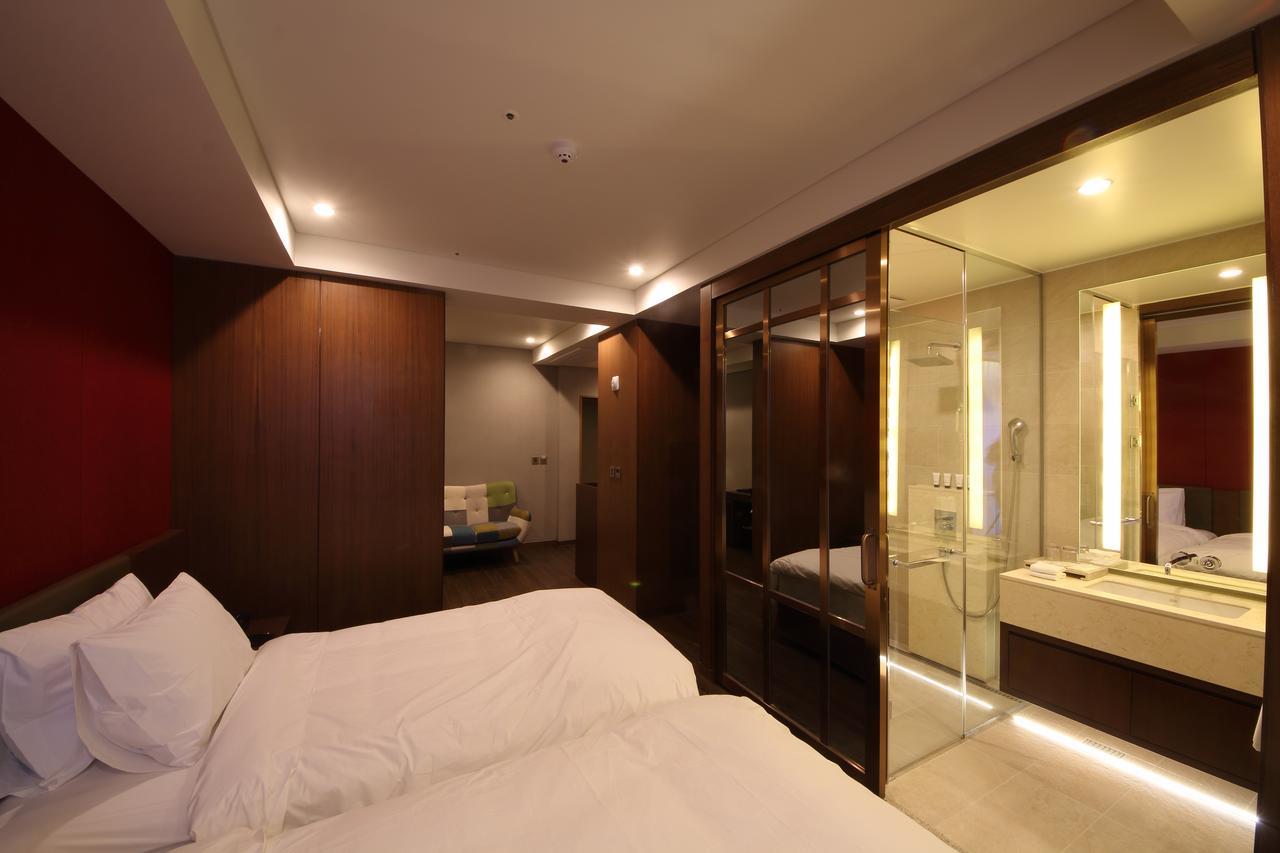 Benikea The H Hotel Hwaseong Habitación foto